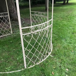 Gloriette gazebo pergolas garden belvedere iron vanilla close-up view