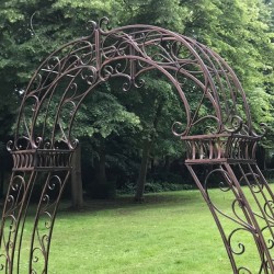 Rose arbor, view of the upper motifs