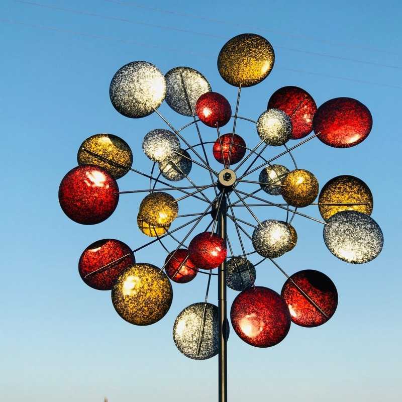Decorative Garden Wind Spinner in Iron, MONTSEGUR Model