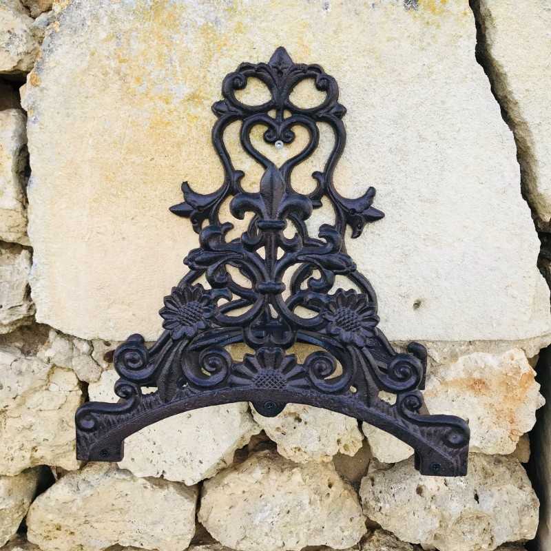 Wall-Mounted Cast Iron Hose Holder in Brown, Height 31cm