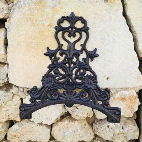 Wall-Mounted Cast Iron Hose Holder in Brown, Height 31cm