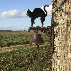Large cast-iron black cat doorbell | Garden Lizard.
