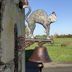 Large cast-iron black cat doorbell | Garden Lizard.