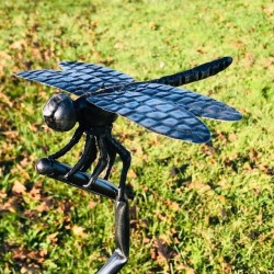 Original Decorative Rain Gauge – Forged Stainless Steel Dragonfly, H134 cm, close-up view of the dragonfly