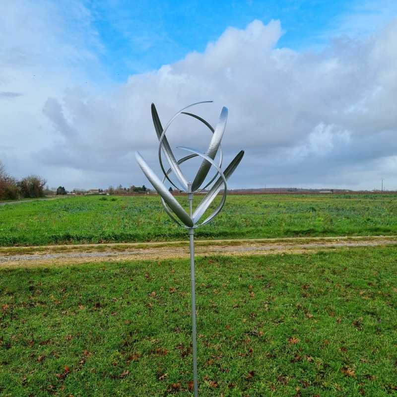 Decorative Garden Wind Spinner in Metal OLERON Windmill