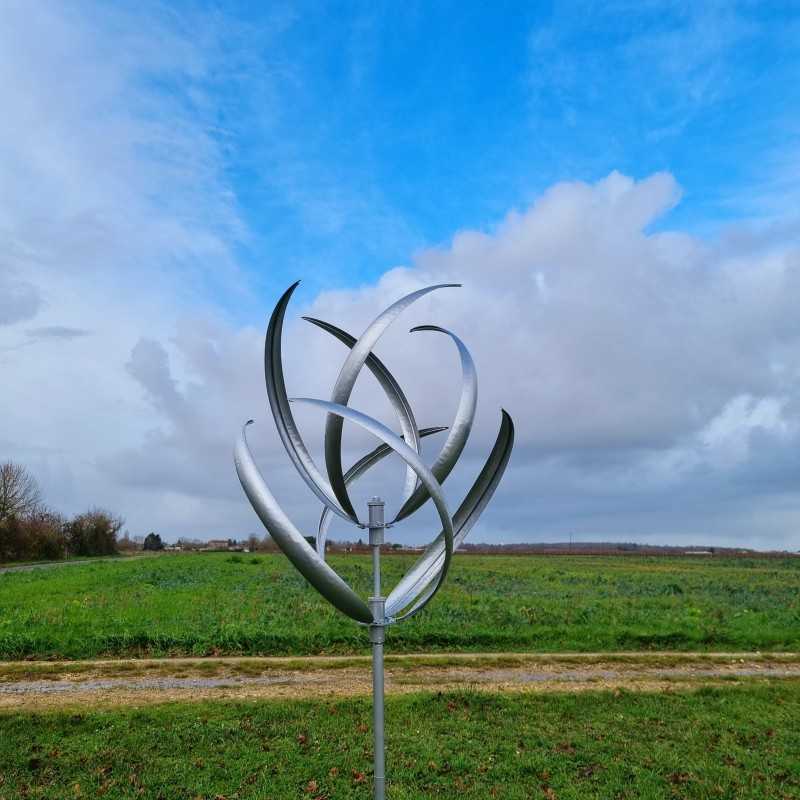 Decorative Garden Wind Spinner in Metal OLERON Windmill