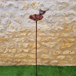 Bird Bath Feeder and Waterer on Stake 110X29X17 Full View