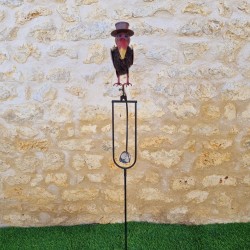 Garden mobile in iron with crow and woodpecker motif and balanced stake – full view