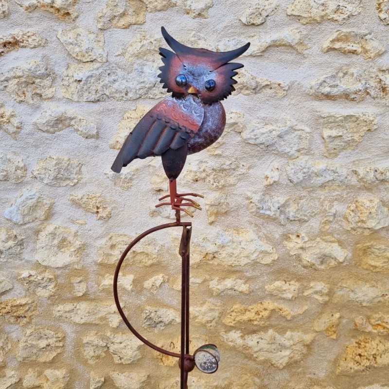 Decorative Garden Iron Balancer with Colorful Owl Motif