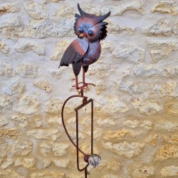 Decorative Garden Iron Balancer with Colorful Owl Motif