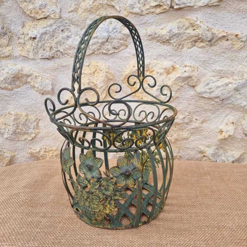 Yellow/green iron basket €22.90 LEZARD DU JARDIN