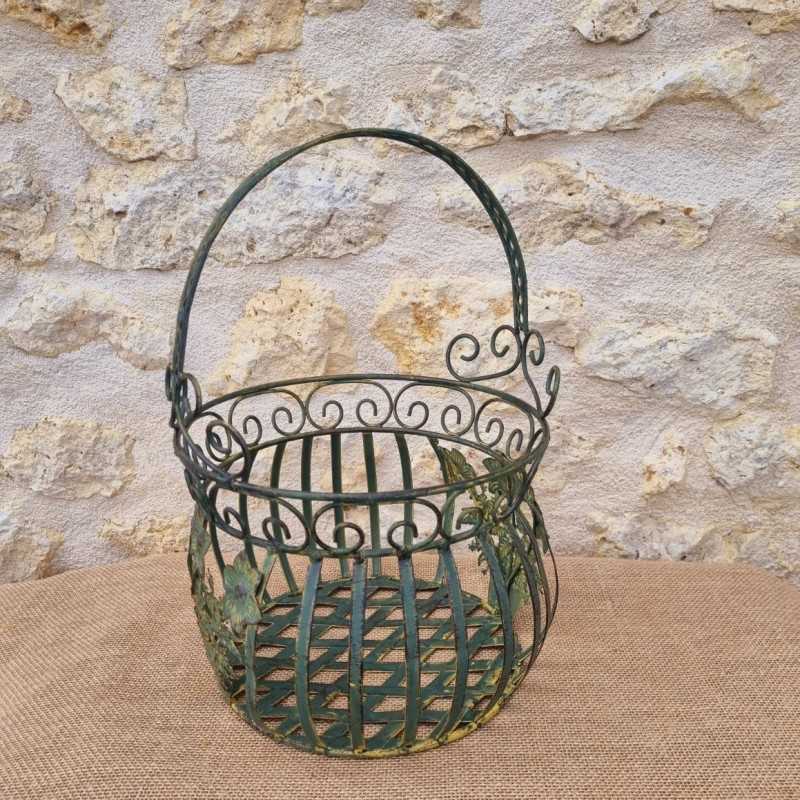 Yellow/green iron basket €22.90 LEZARD DU JARDIN