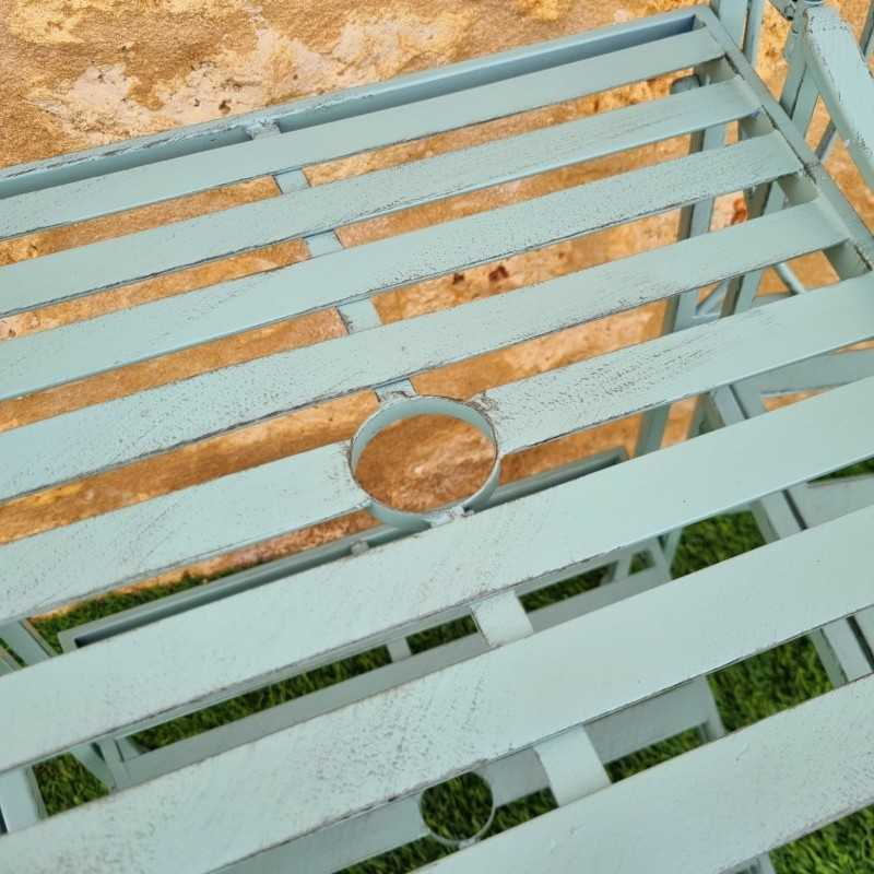 Iron Garden Bench with Slatted Seat Length 153 cm View of the Slats