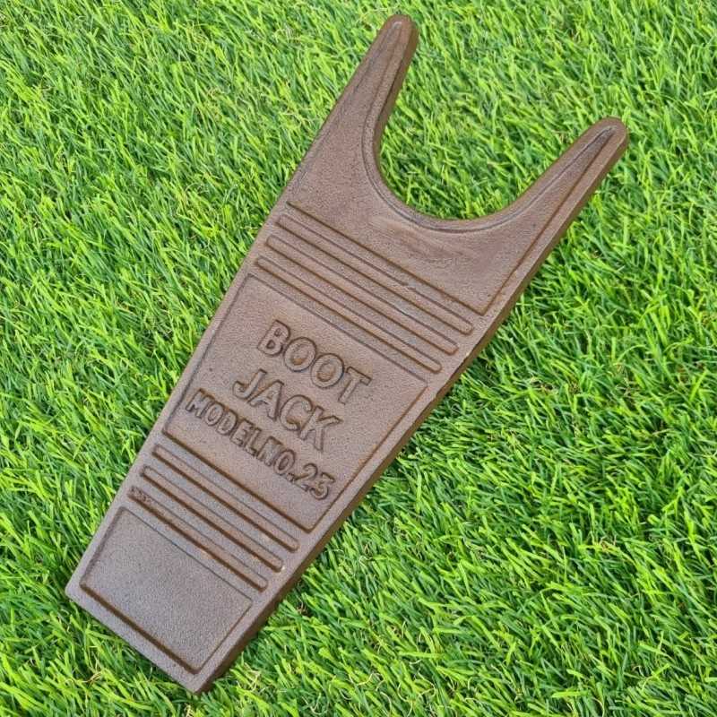 Bird Bath and Feeder in Cast Iron with Leaf and Bird Design