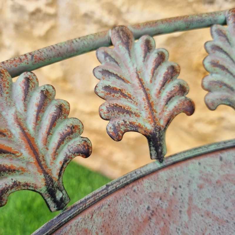 Bird bath, iron feeder on tripod with arabesque design in green and burgundy, vintage style €79.90 LEZARD DU JARDIN