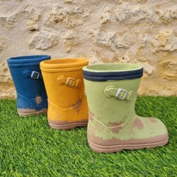 Terracotta plant pot holder Gardener's boot 28.90 € LEZARD DU JARDIN