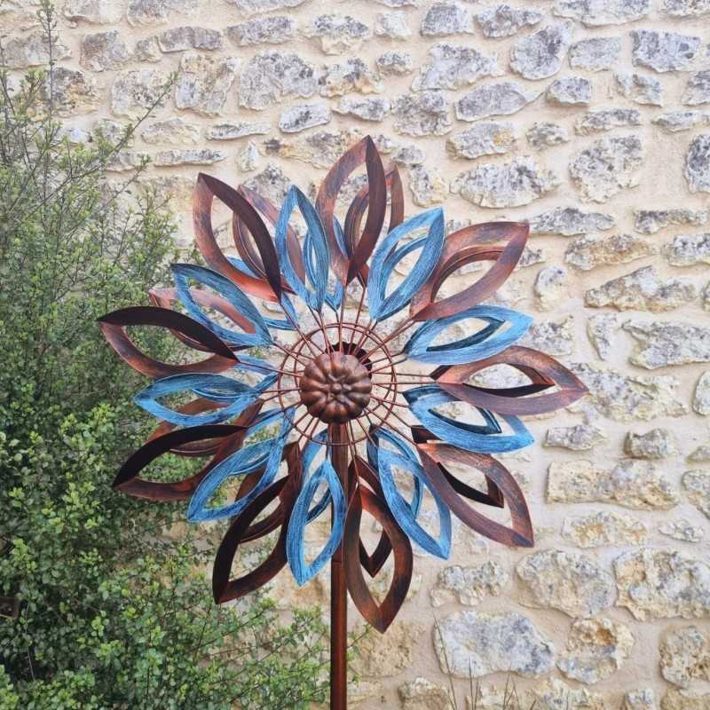Decorative Garden Wind Spinner, Tauzia Model Garden Weather Vane Stake