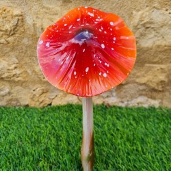 Red iron mushroom garden stake with weight €14.90 LEZARD DU JARDIN