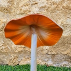 Red iron mushroom garden stake with weight €14.90 LEZARD DU JARDIN