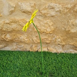 Yellow iron flower with glitter centre €8.90 LEZARD DU JARDIN