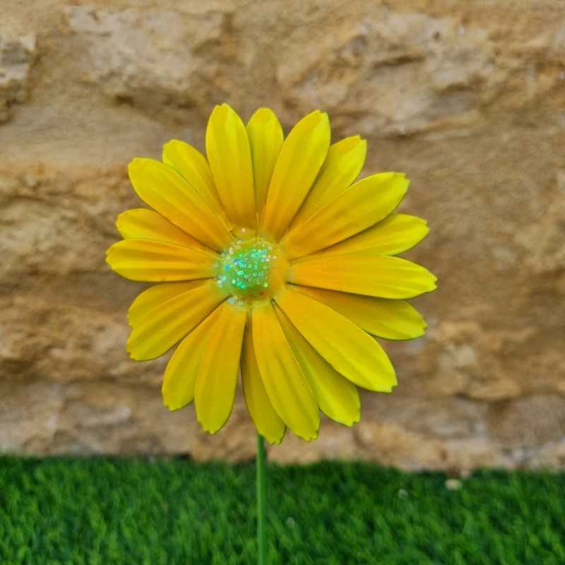 Yellow iron flower with glitter centre €8.90 LEZARD DU JARDIN