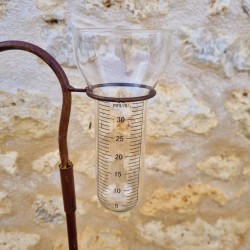 Metal garden rain gauge with boat design, 134 cm tall, funnel view