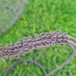 Bordeaux beige iron basket €22.90 LEZARD DU JARDIN