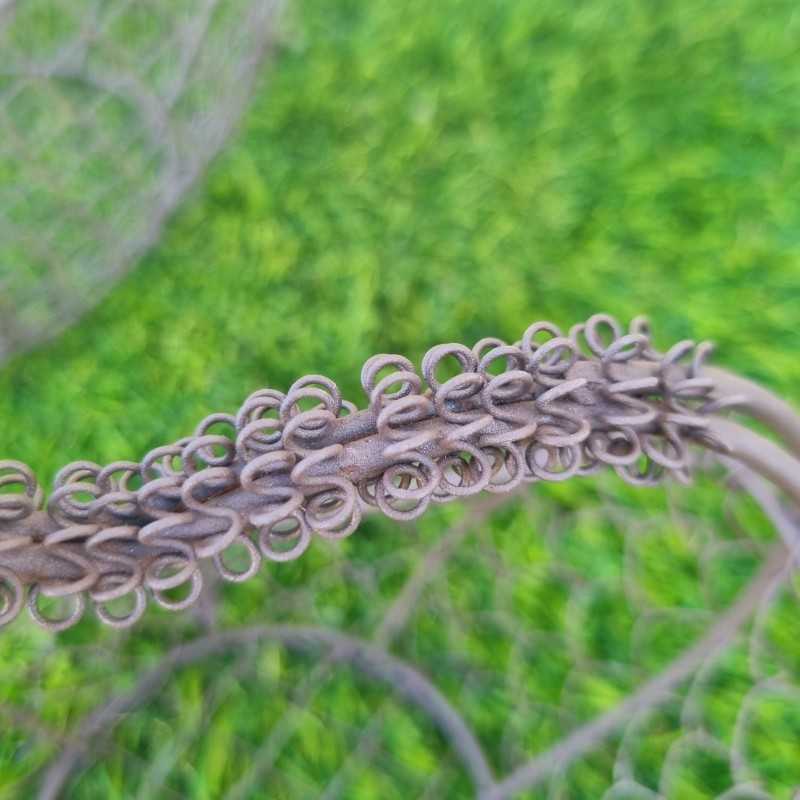 Bordeaux beige iron basket €22.90 LEZARD DU JARDIN