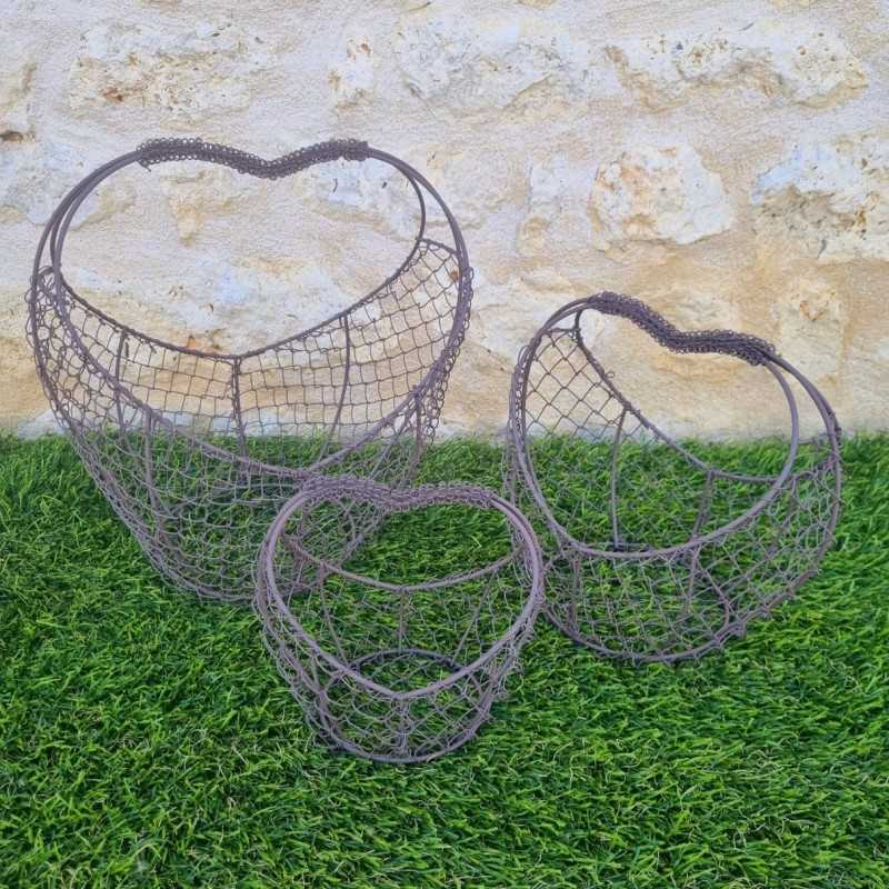 Bordeaux beige iron basket €22.90 LEZARD DU JARDIN