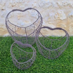 Bordeaux beige iron basket €22.90 LEZARD DU JARDIN