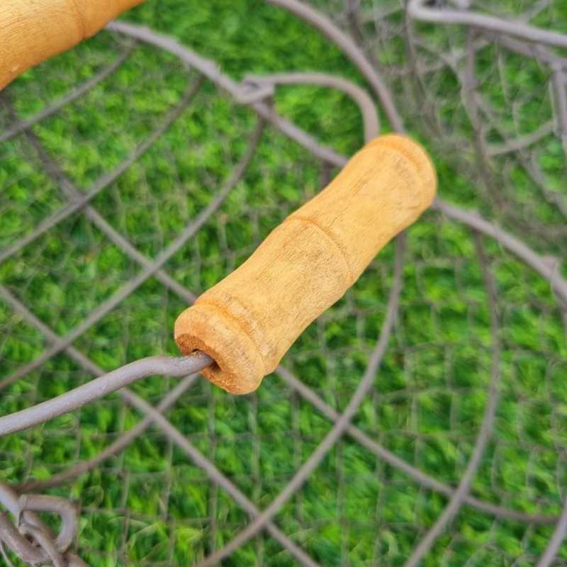 Yellow/green iron basket €22.90 LEZARD DU JARDIN