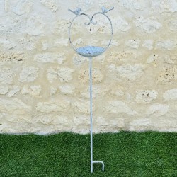Bird Bath on Spike with Heart Motif in Cast Iron h105  €26.90  LEZARD DU JARDIN