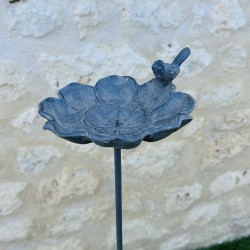 Grey bird bath to stake into the ground H105 cm €21.90 LEZARD DU JARDIN