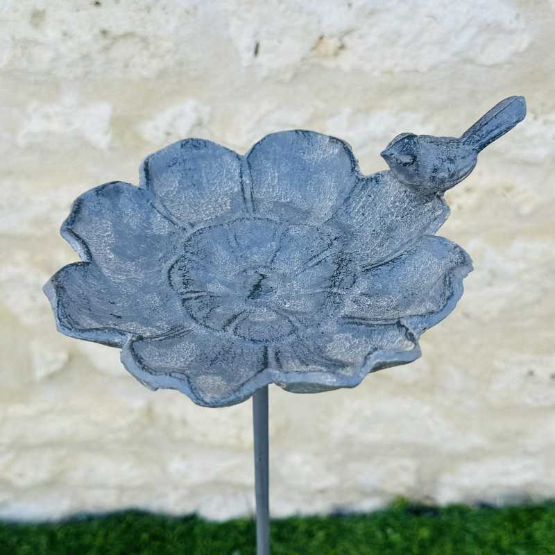 Grey bird bath to stake into the ground H105 cm €21.90 LEZARD DU JARDIN