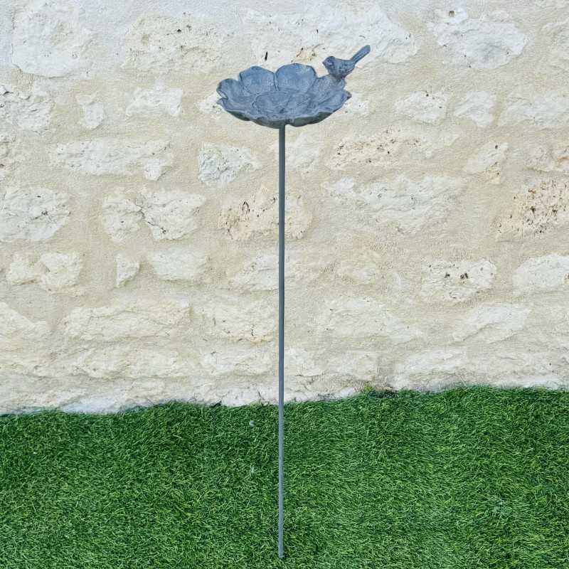 Grey bird bath to stake into the ground H105 cm €21.90 LEZARD DU JARDIN