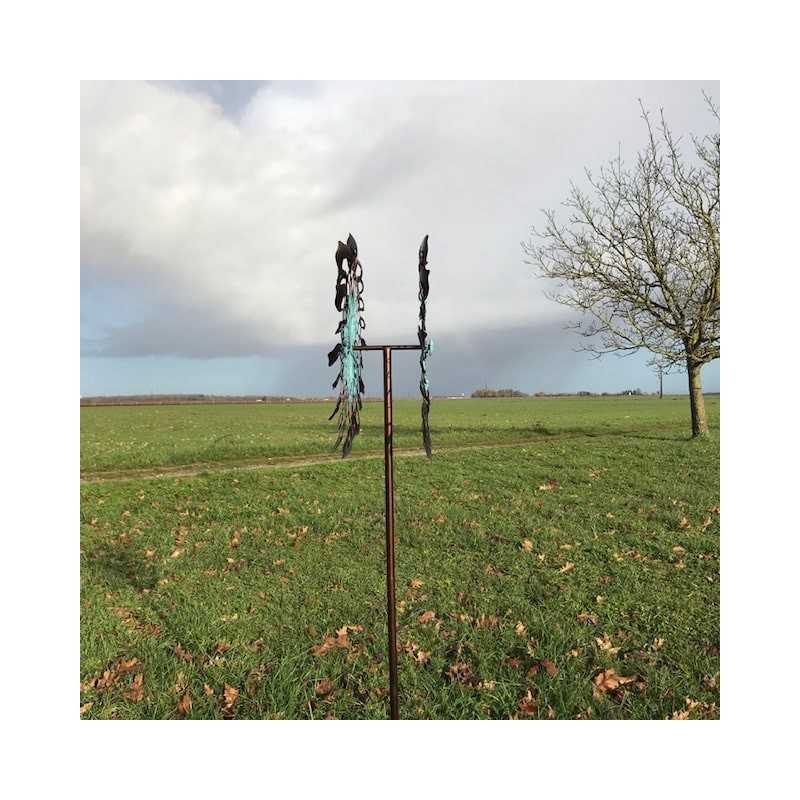 Decorative garden wind spinner in iron 213x60x27 Budos model side view