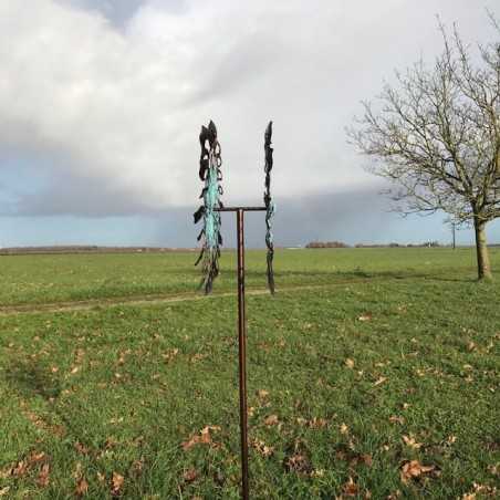 Decorative garden wind spinner in iron 213x60x27 Budos model side view