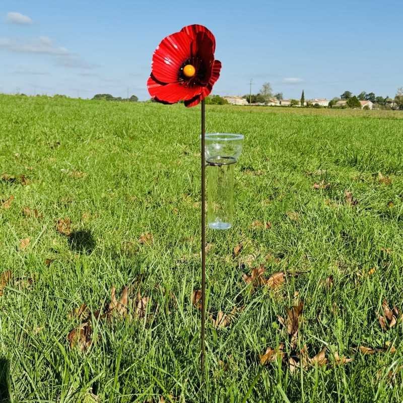 Poppy Rain Gauge – Floral Elegance for Your Garden