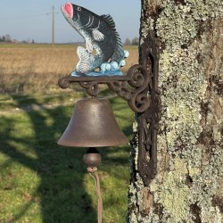 Close-up view of the cast iron bell with its 30 cm rope