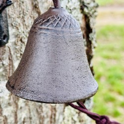 Cast-iron wall bell with black cat – detailed view of the bell