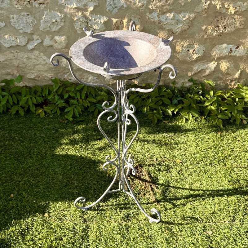 Metal Patinated Bird Bath on Stand – The Garden’s Silent Fountain