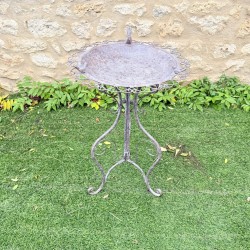 Bain d’oiseaux sur pied en métal patiné – 74 cm – Coupelle Ø40 cm – Lézard du Jardin