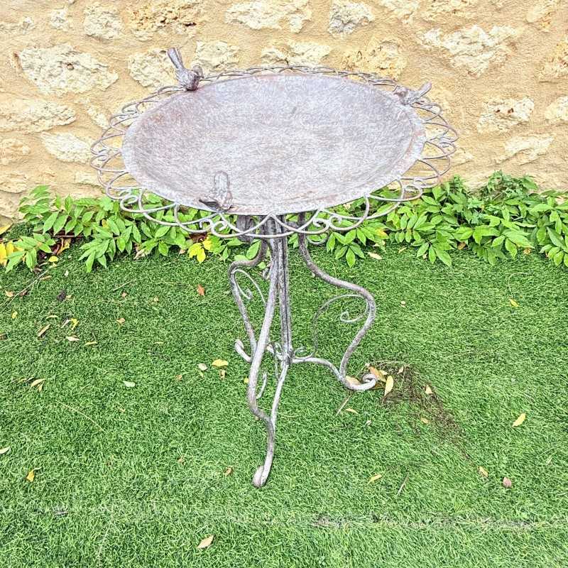 Bain d’oiseaux sur pied en métal patiné – 74 cm – Coupelle Ø40 cm – Lézard du Jardin