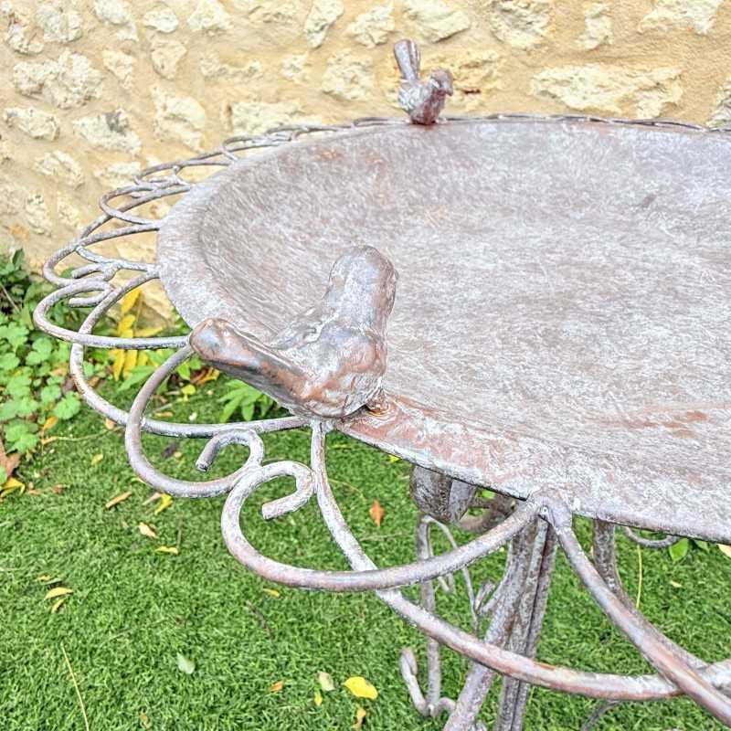 Decorative Bird Bath Patina Detail