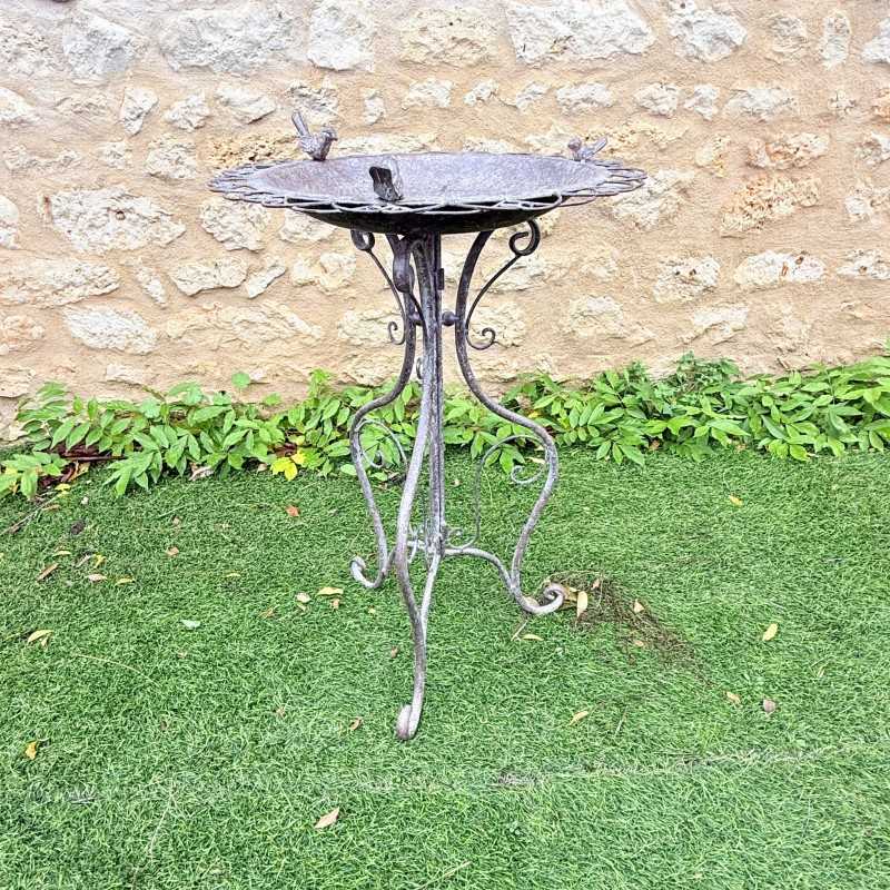 Decorative Bird Bath in Condition