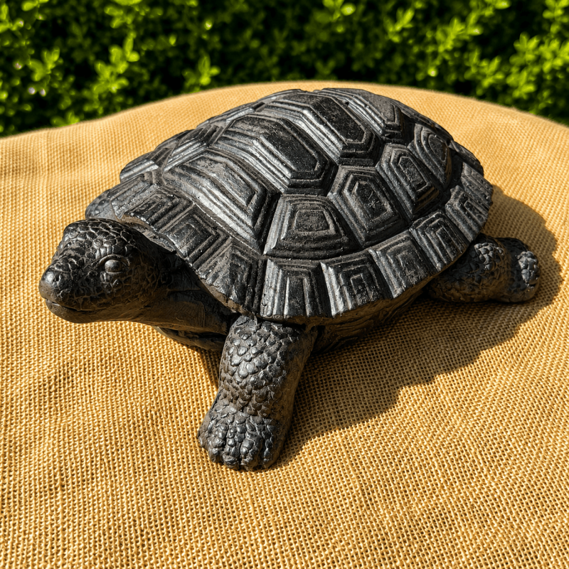 Tortue de jardin en résine effet pierre
