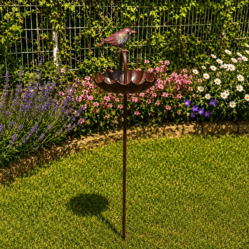 Abreuvoir mangeoire à oiseaux sur pic couleur rouille – Une escale pleine de charme au jardin