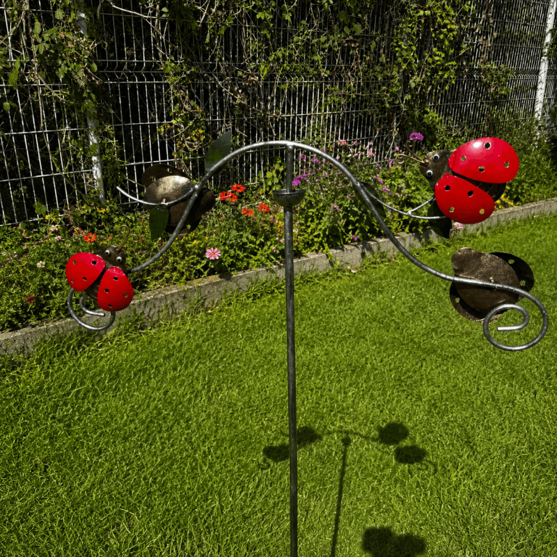 Mobile de jardin coccinelle en métal à balancier – Décoration extérieure porte-bonheur