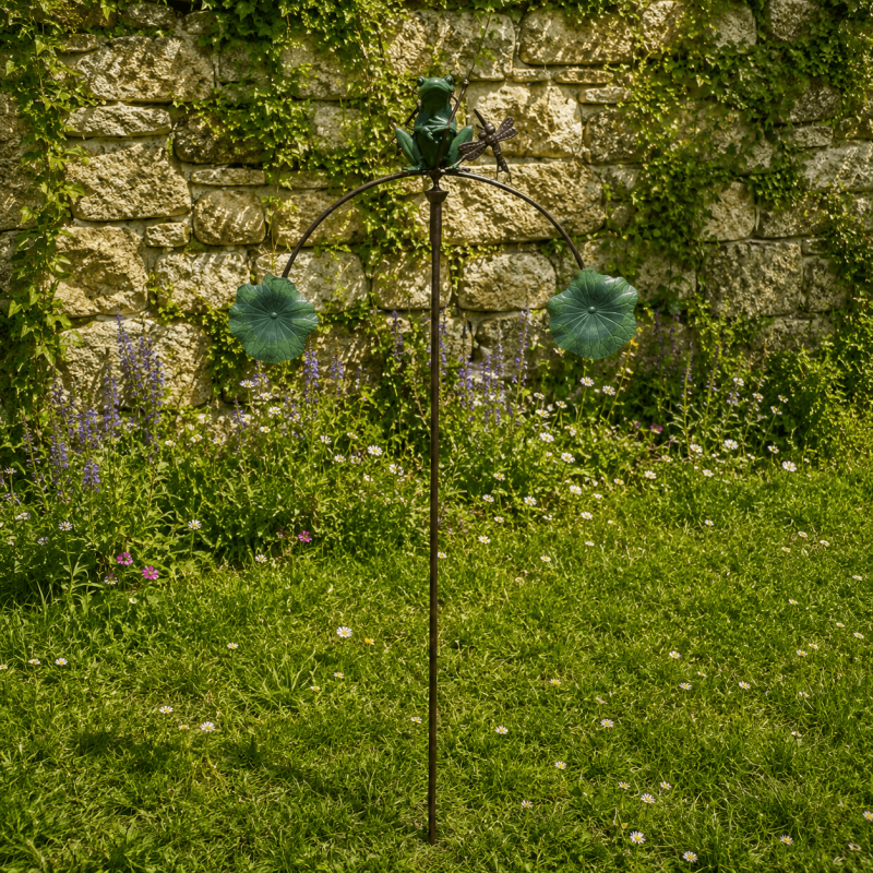 Mobile de jardin Grenouille équilibriste sur feuilles de nénuphar – Décoration à piquer en métal