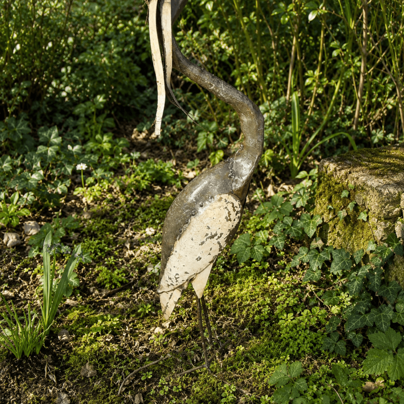 Grand héron en métal recyclé H100 cm – Sculpture d'oiseau décorative pour jardin et bassin